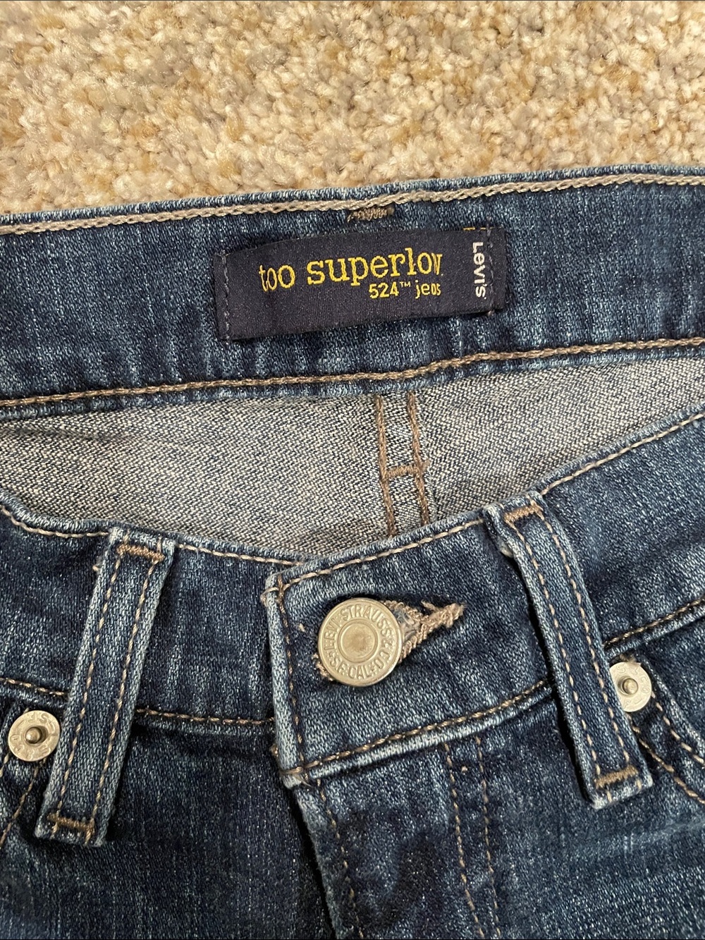 Levi's Women's Dark Indigo Skinny Jeans - Picture 2 of 3